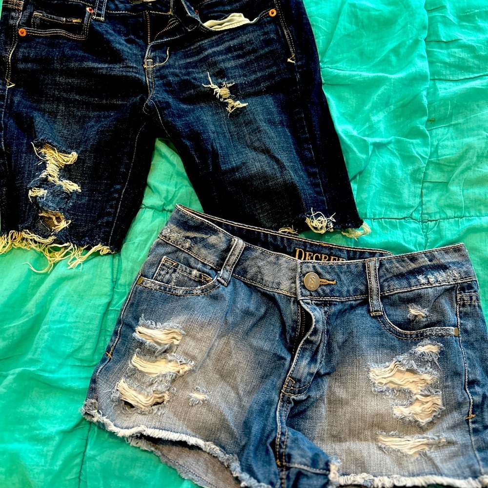 Distressed cut off Jean shorts